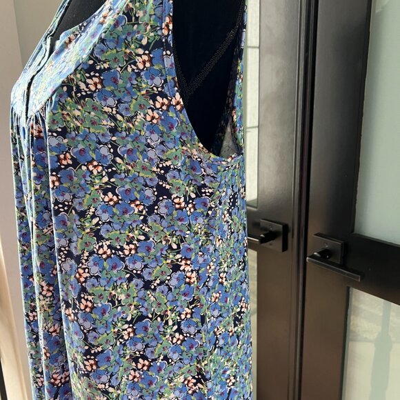 Floral Sleeveless Tunic Top in size XL - Picture 5 of 10